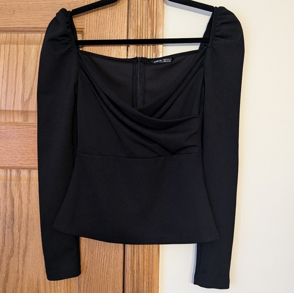 Black Top with Twist Neckline and Puffed Long Sleeves XS